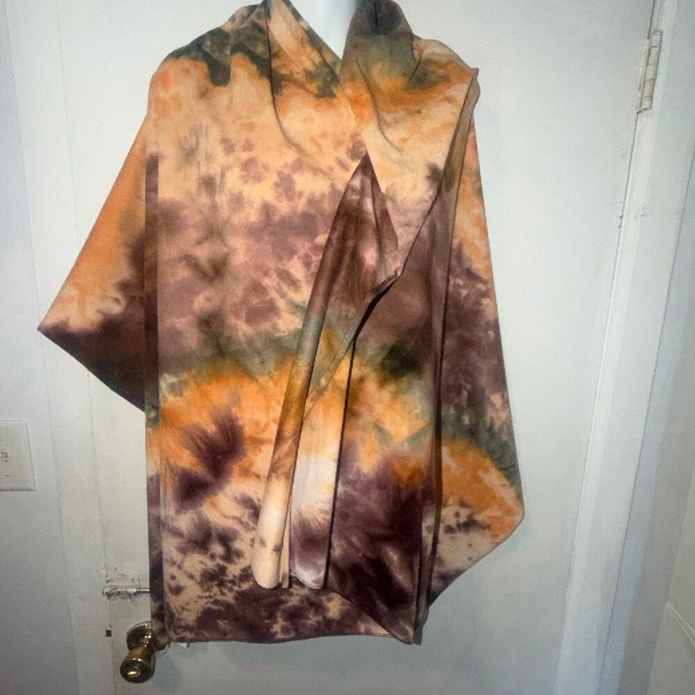 LOGO BY LORI GOLDSTEIN Tie Dye Blanket Scarf